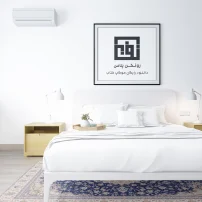 موکاپ فرش اتاق خواب مدرن با مبلمان و قاب 8515 (Modern bedroom carpet mockup with furniture and frame)